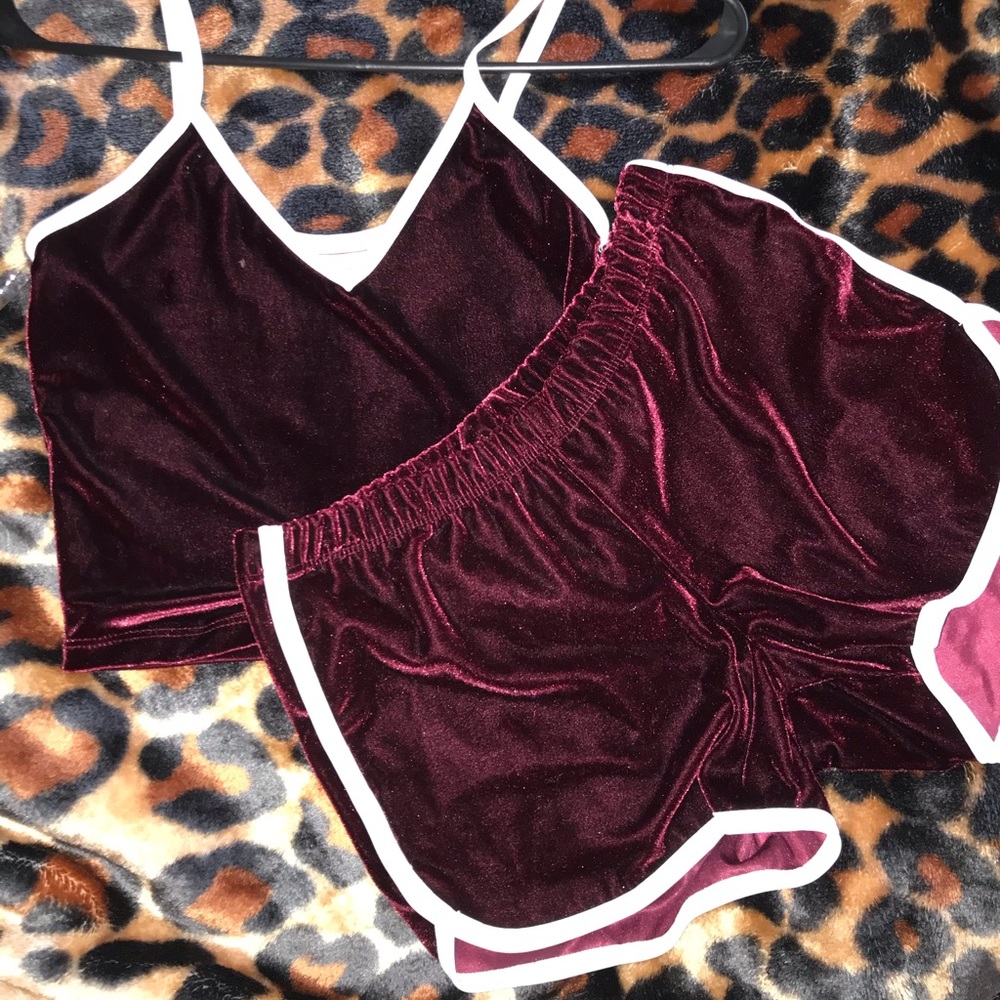 Velvet Crop Set